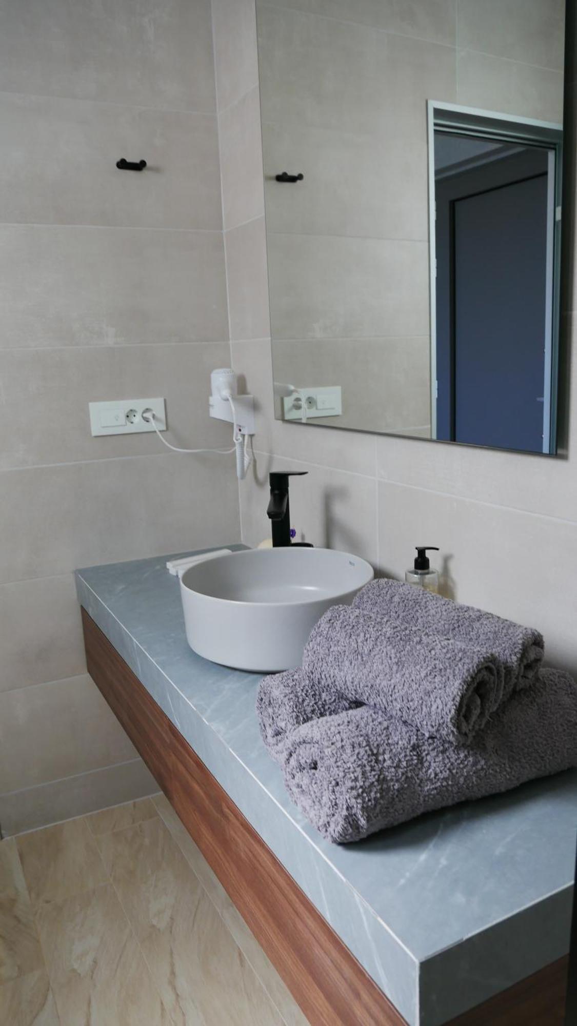 Amour Relax Hotel Almirída Kültér fotó
